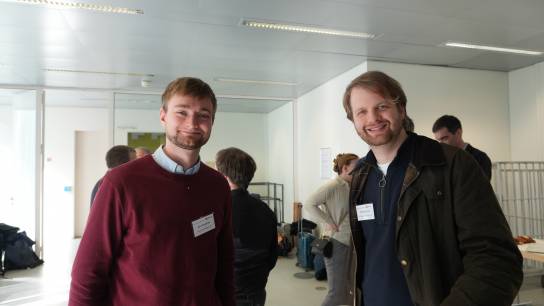Meet up during the coffee break (2)