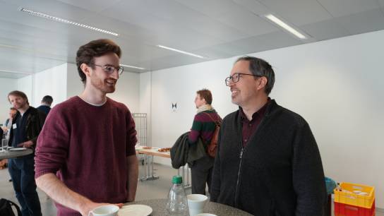 Meet up during the coffee break (3)